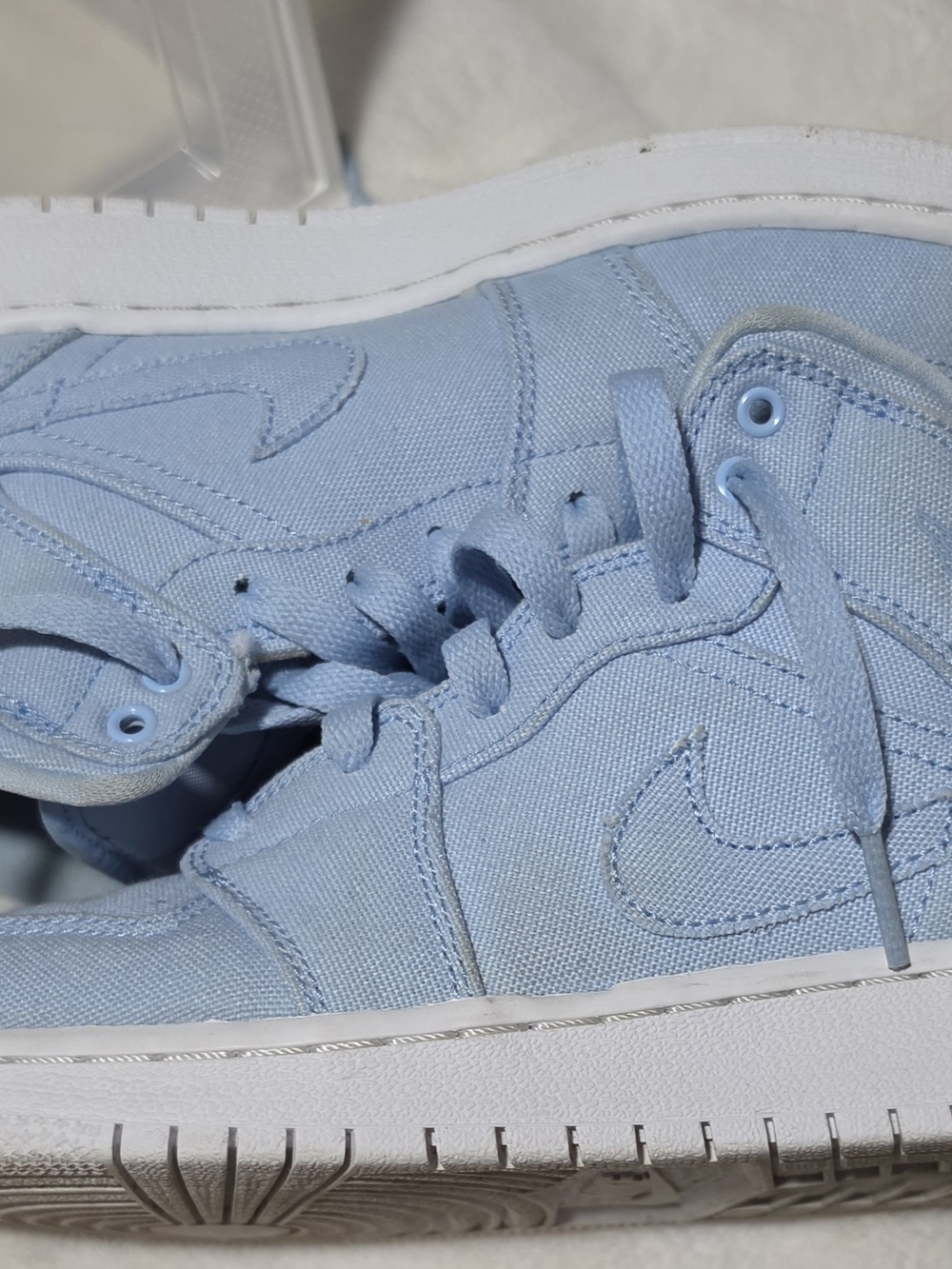 Jordan 1 Mid 5.5Y Easter Blue